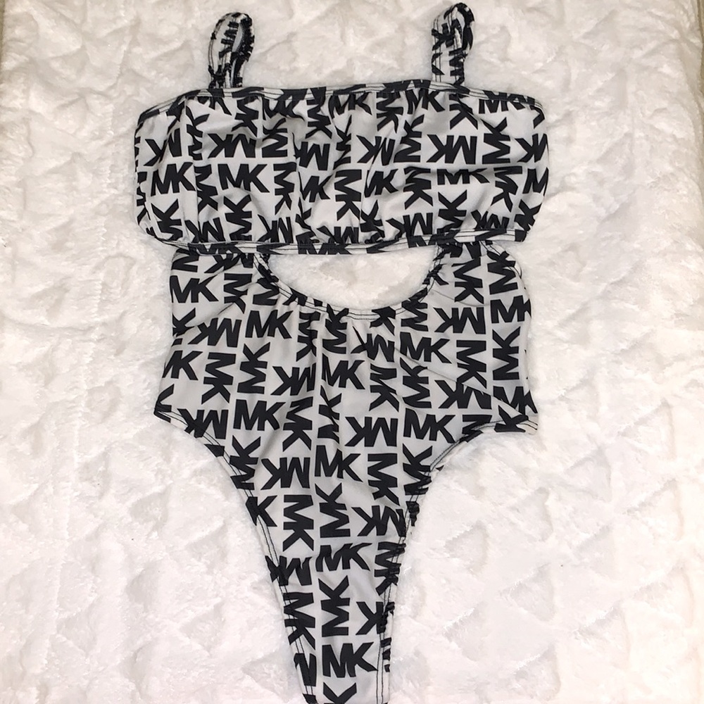 🔥🖤NWOT🖤MK print Suspender outfit🖤Custom Made🖤Size L🖤🔥